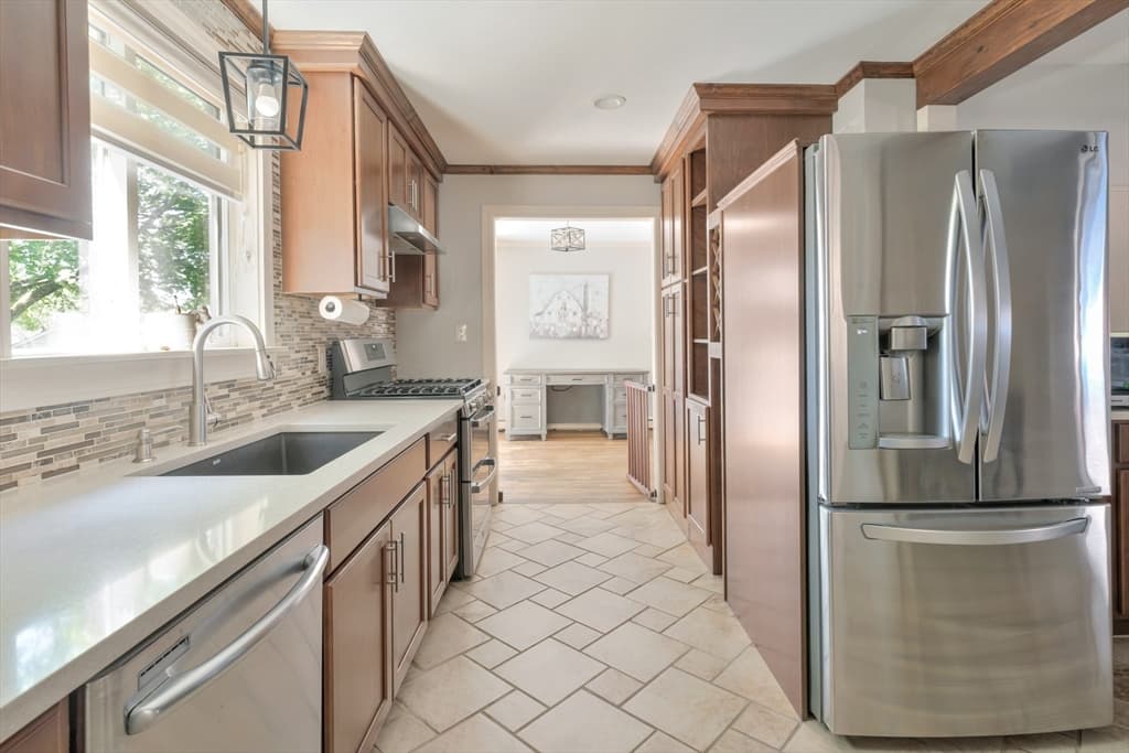 Single Family Residence at 2 Westland St, Acushnet MA 02743, Acushnet, photo 17 of 42
