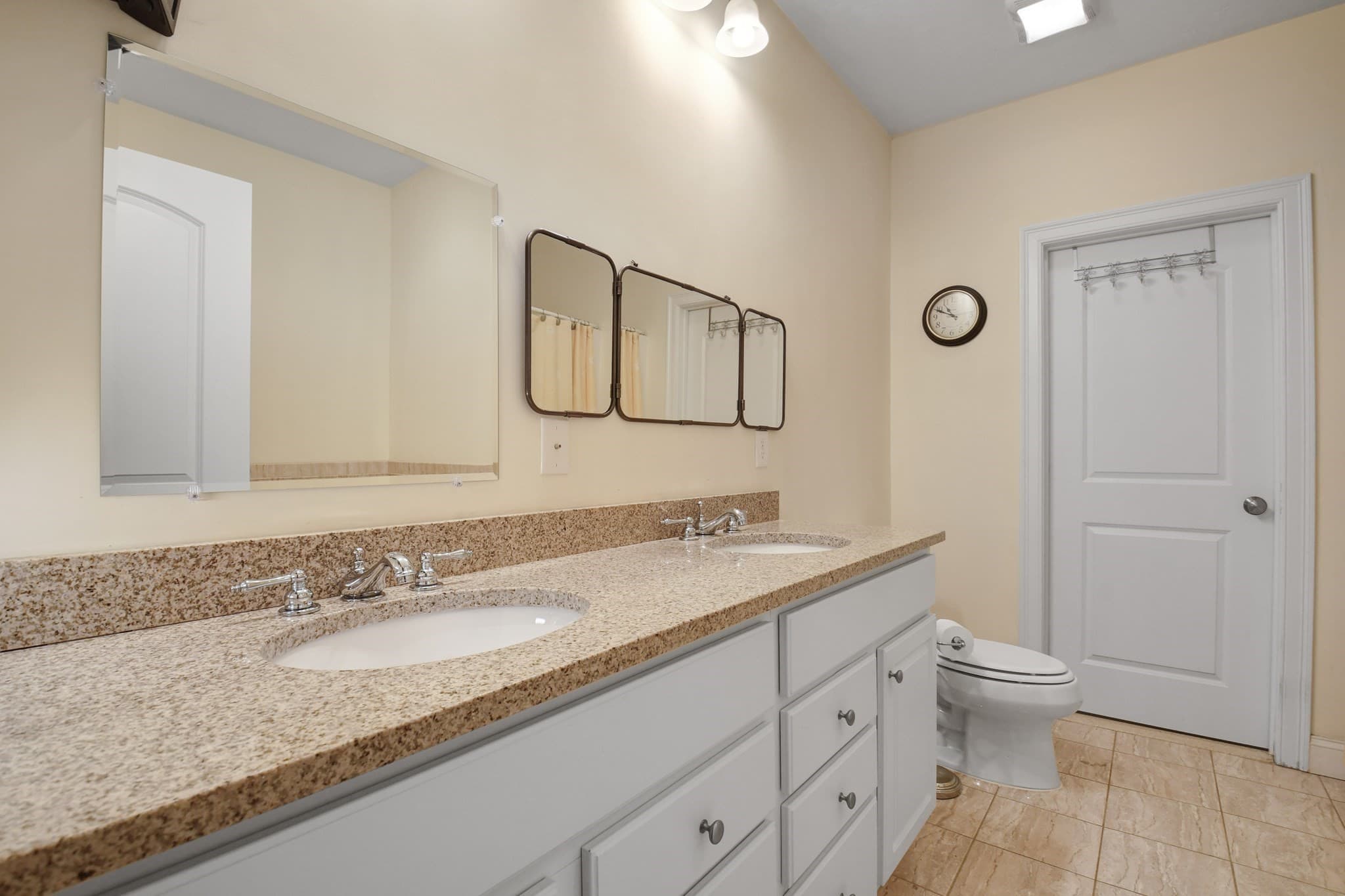 Condominium at 129 Afra # 129, West Boylston MA 01583, photo 17 of 38