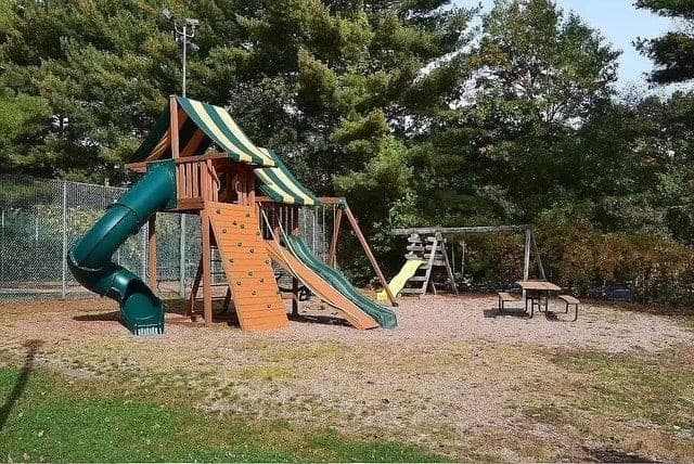 Condominium at 282 Regency Park Dr # 282, Agawam MA 01001, Agawam, photo 16 of 27