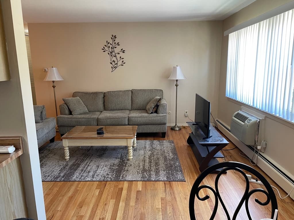 Condominium at 282 Regency Park Dr # 282, Agawam MA 01001, Agawam, photo 3 of 27
