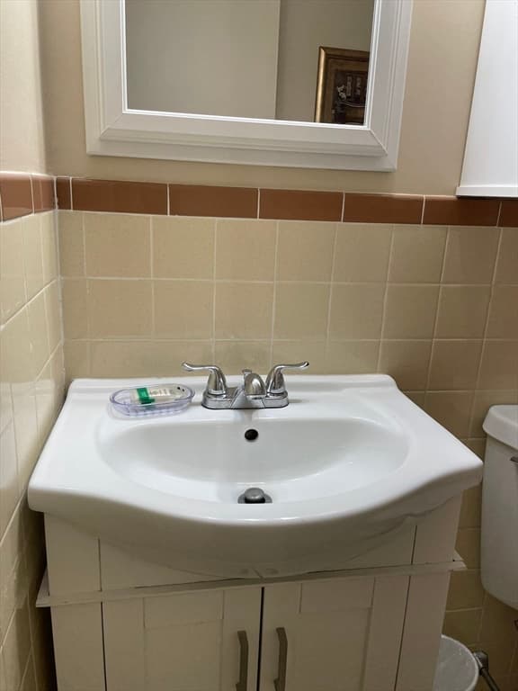 Condominium at 282 Regency Park Dr # 282, Agawam MA 01001, Agawam, photo 14 of 27