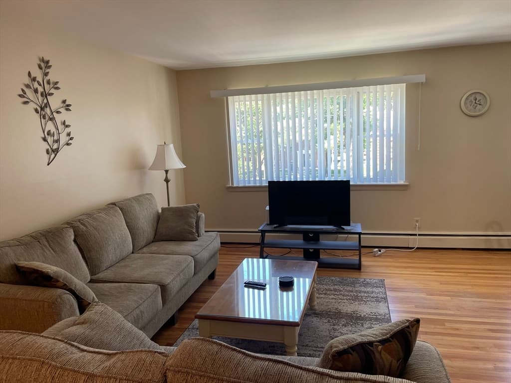 Condominium at 282 Regency Park Dr # 282, Agawam MA 01001, Agawam, photo 4 of 27
