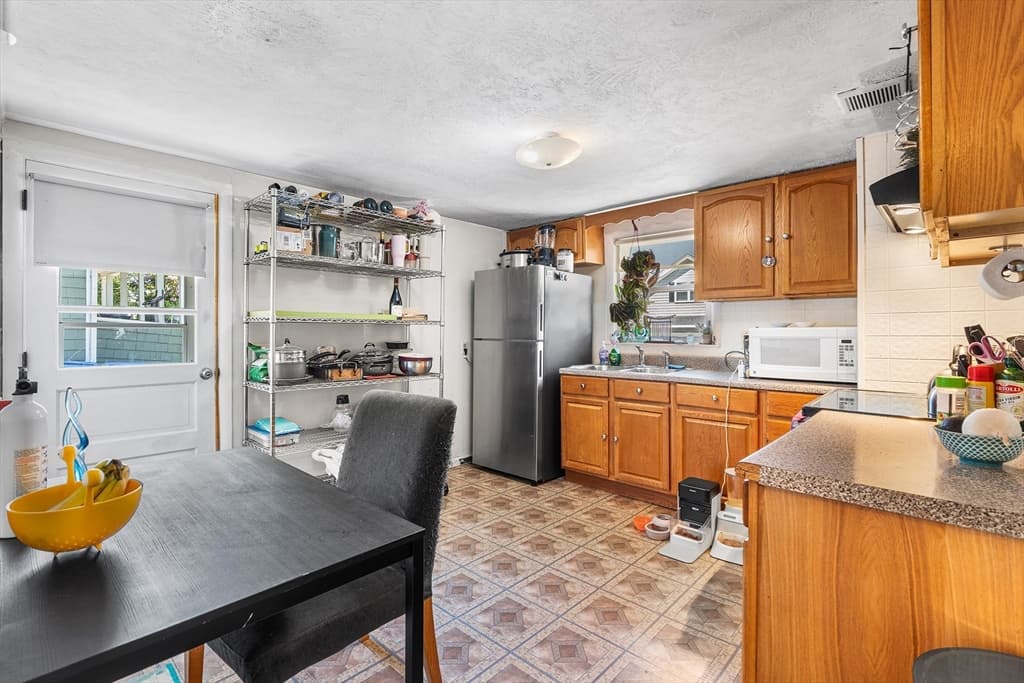 104 College Farm Rd, Waltham MA 02451 photo 6