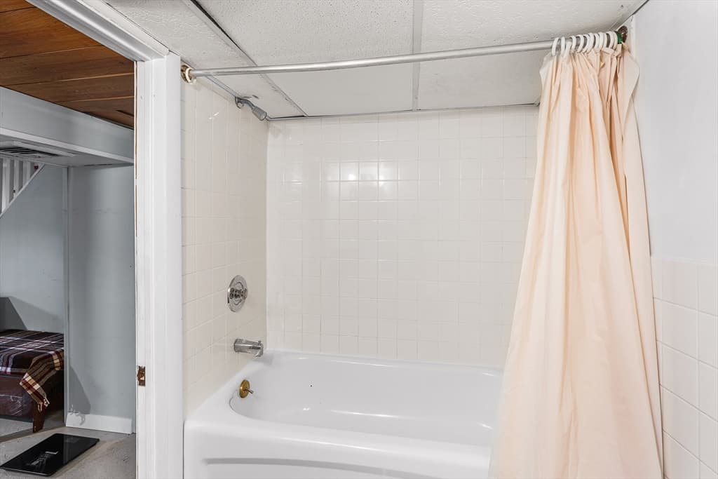 104 College Farm Rd, Waltham MA 02451 photo 20