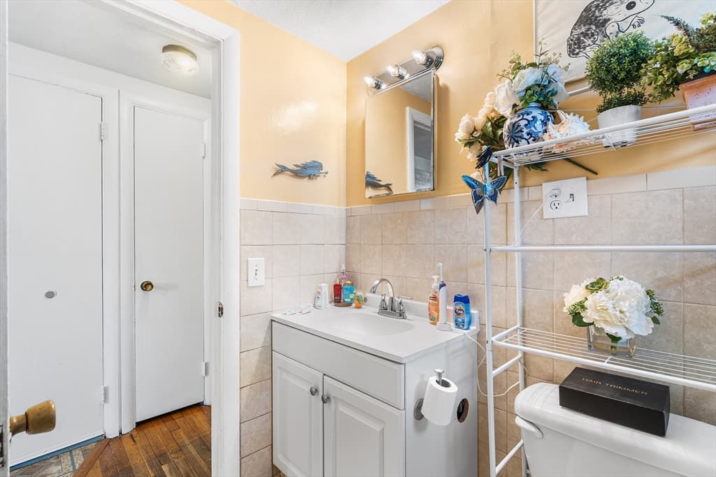 104 College Farm Rd, Waltham MA 02451 photo 9
