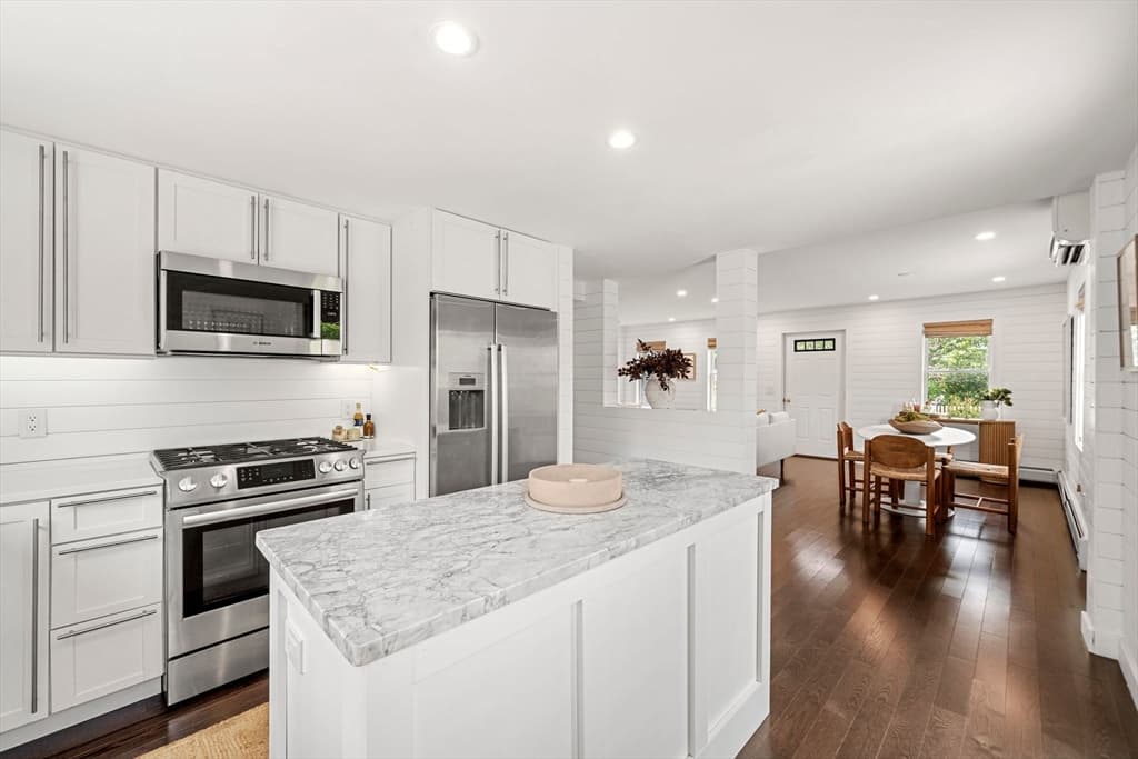 44 Pleasant Street, Provincetown MA 02657 photo 9