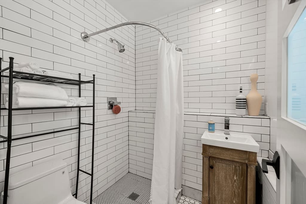 44 Pleasant Street, Provincetown MA 02657 photo 30