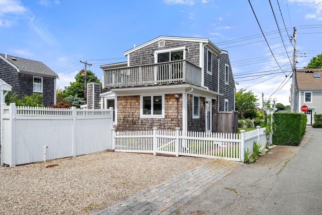 44 Pleasant Street, Provincetown MA 02657 photo 4