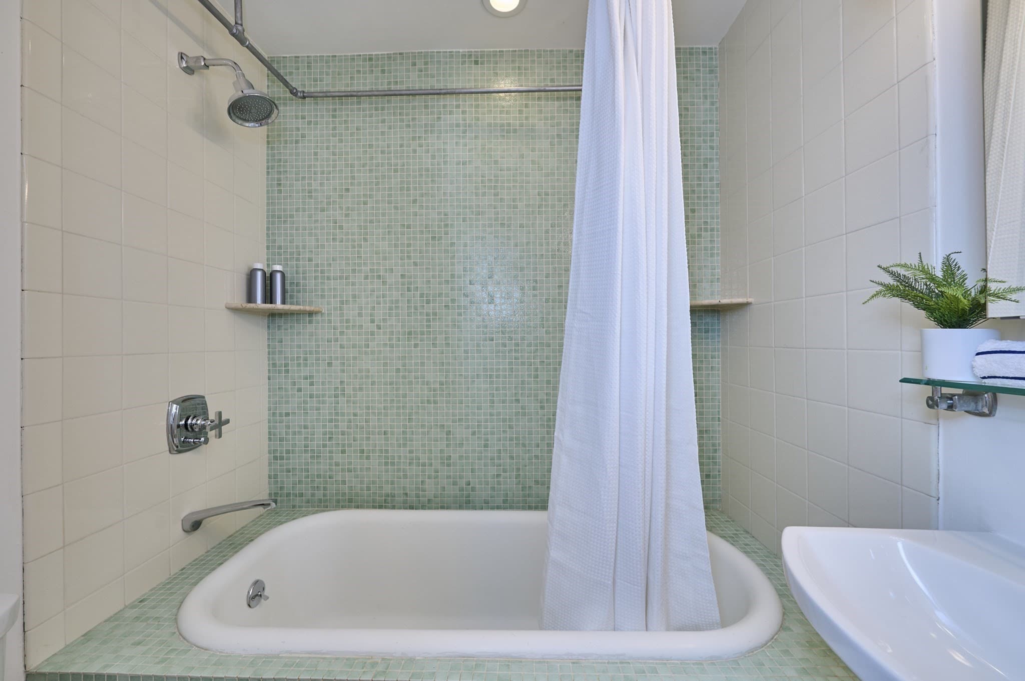Condominium at 35 Saratoga # 1, Boston MA 02128, Boston, photo 6 of 19