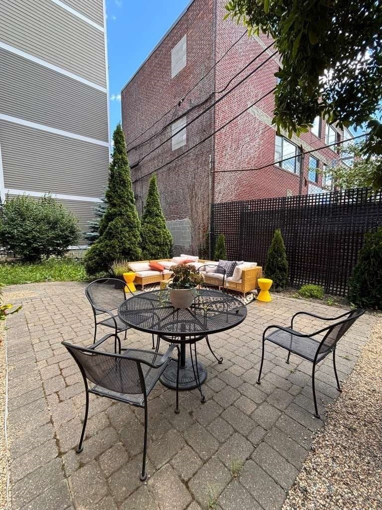Condominium at 35 Saratoga # 1, Boston MA 02128, Boston, photo 16 of 19