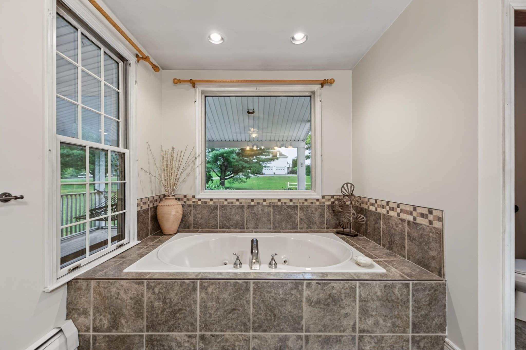 Single Family Residence at 227 Eight Lots Rd, Sutton MA 01590, photo 23 of 42
