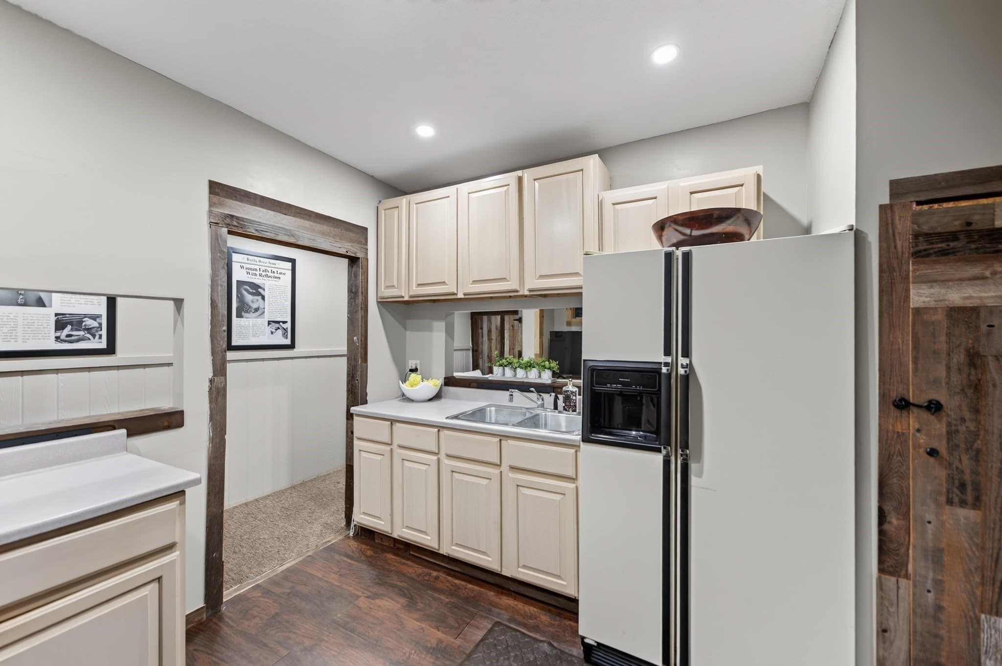 Single Family Residence at 227 Eight Lots Rd, Sutton MA 01590, photo 27 of 42