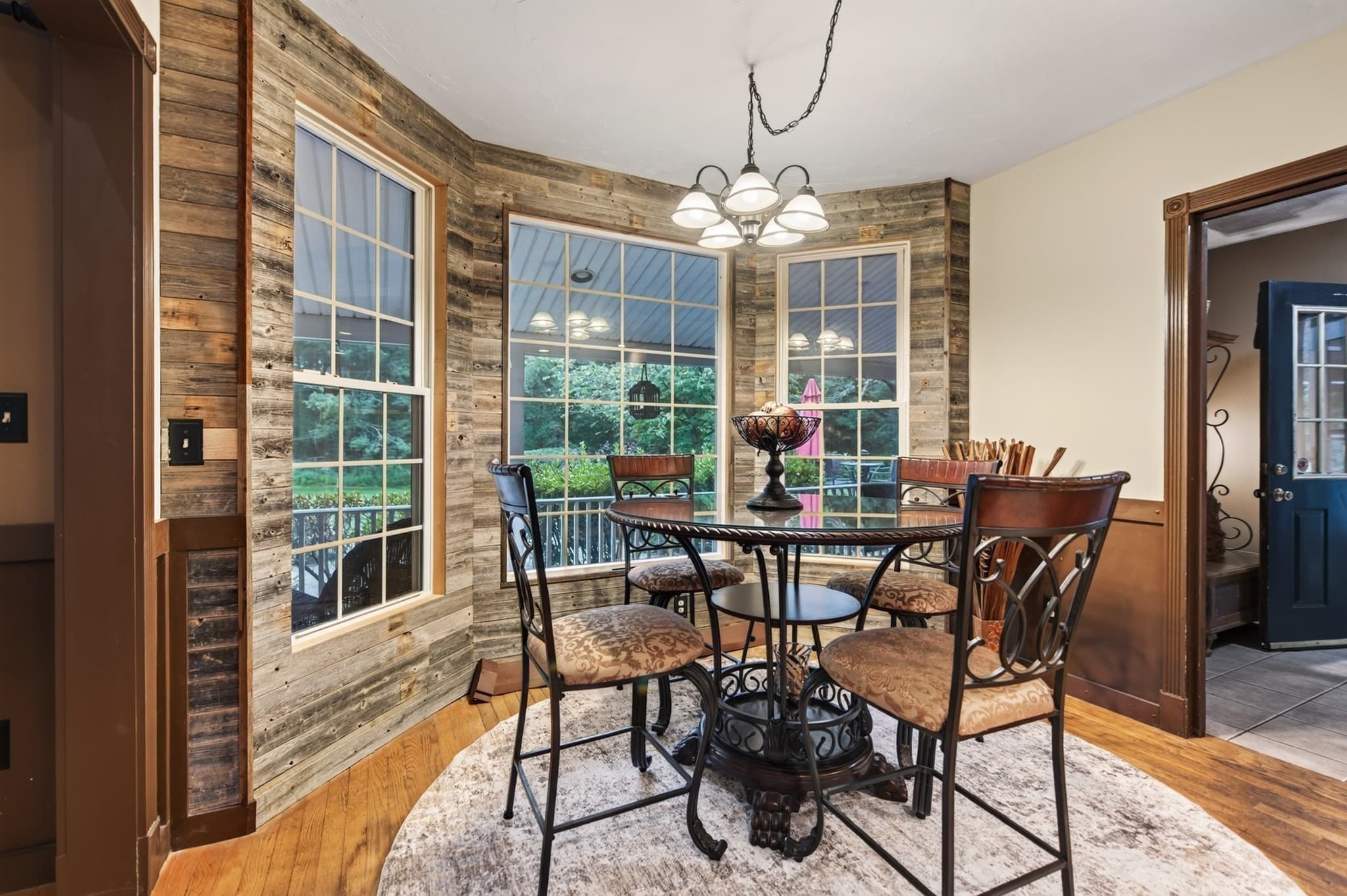 Single Family Residence at 227 Eight Lots Rd, Sutton MA 01590, photo 16 of 42