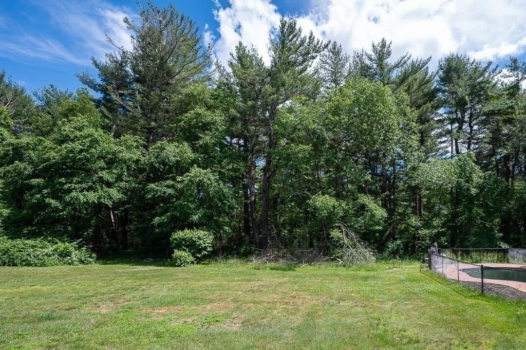 Single Family Residence at 227 Eight Lots Rd, Sutton MA 01590, photo 36 of 42