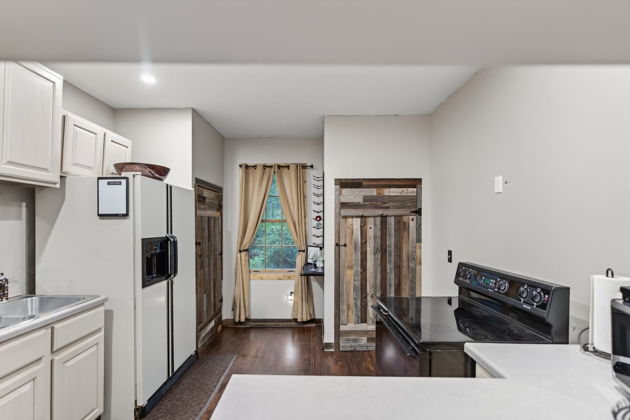 Single Family Residence at 227 Eight Lots Rd, Sutton MA 01590, photo 28 of 42