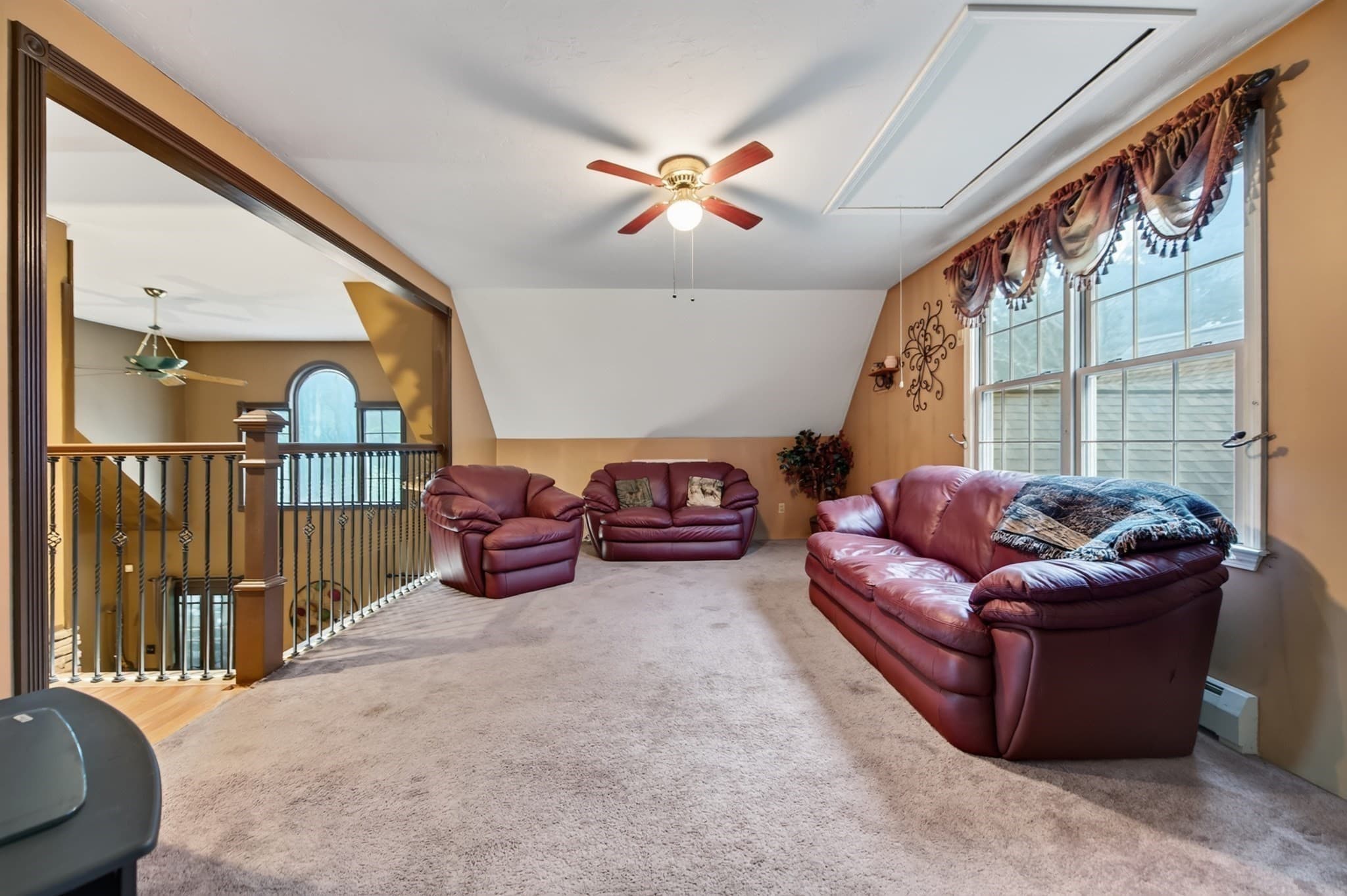 Single Family Residence at 227 Eight Lots Rd, Sutton MA 01590, photo 20 of 42