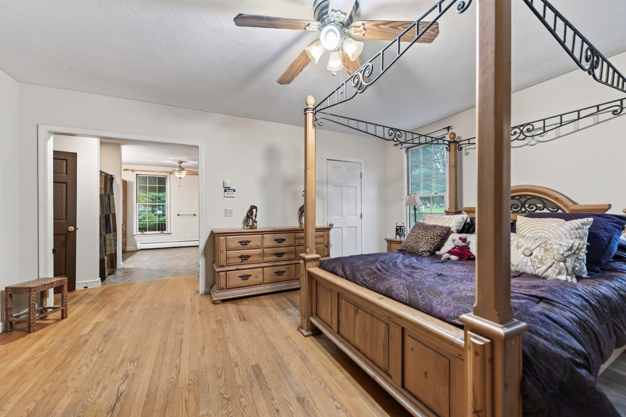 Single Family Residence at 227 Eight Lots Rd, Sutton MA 01590, photo 24 of 42