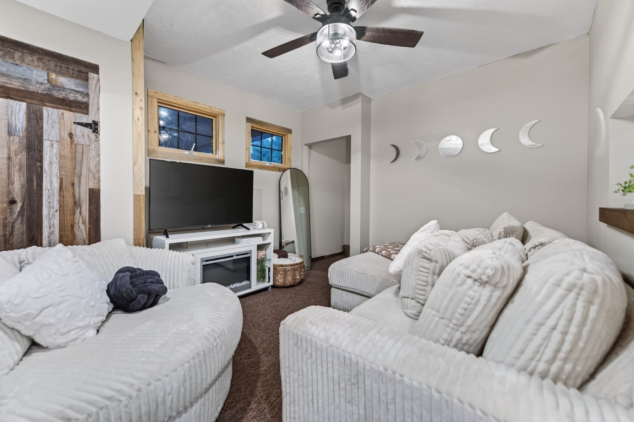 Single Family Residence at 227 Eight Lots Rd, Sutton MA 01590, photo 30 of 42