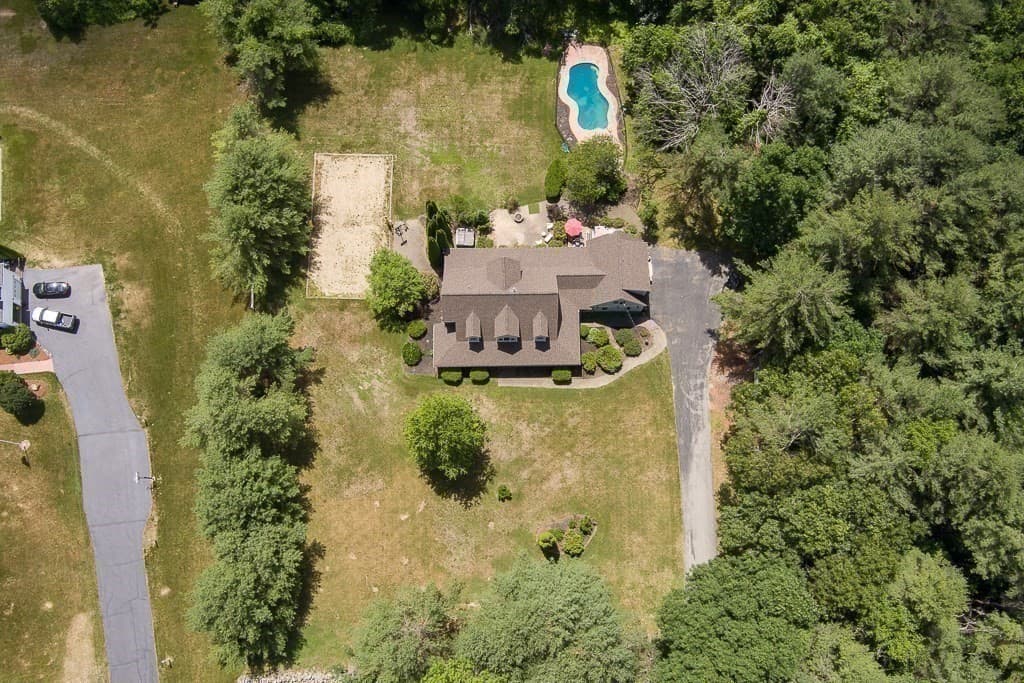 Single Family Residence at 227 Eight Lots Rd, Sutton MA 01590, photo 34 of 42