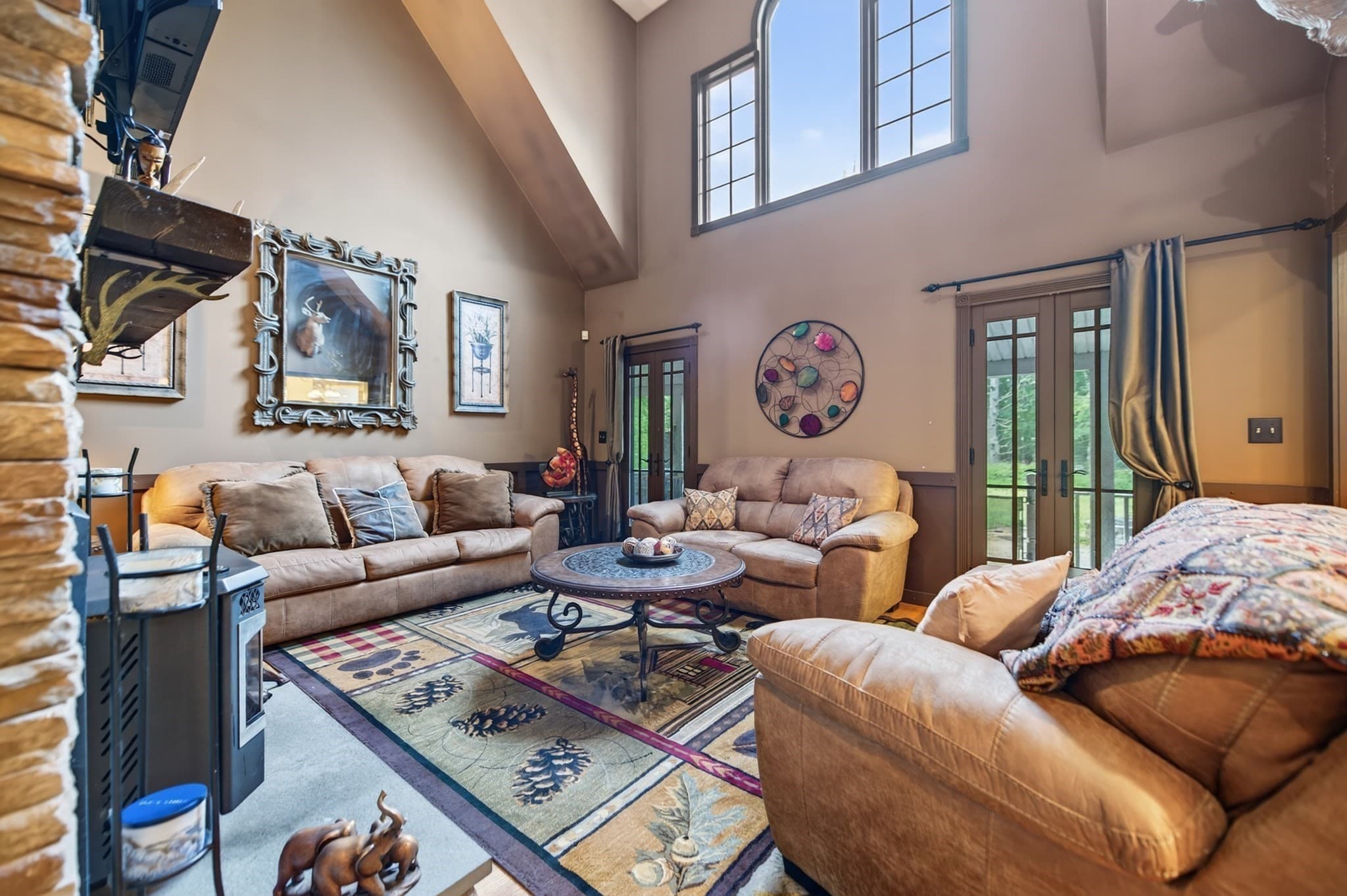 Single Family Residence at 227 Eight Lots Rd, Sutton MA 01590, photo 10 of 42