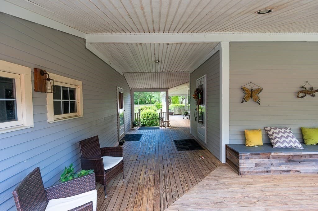 Single Family Residence at 227 Eight Lots Rd, Sutton MA 01590, photo 8 of 42