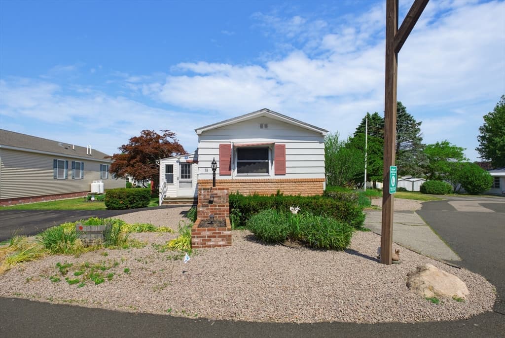 18 Sunset Lane, Plainville MA 02762