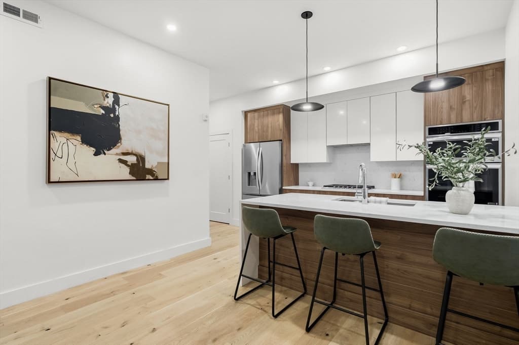 Condominium at 47 Condor # 202A, Boston MA 02128, Boston, photo 6 of 17