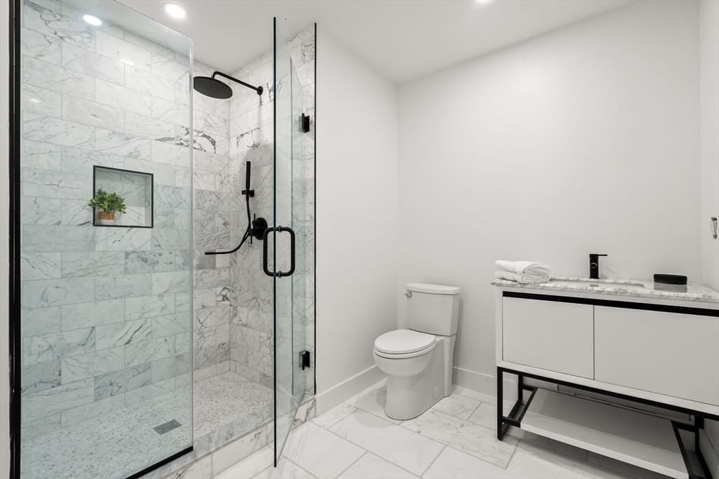 Condominium at 47 Condor # 202A, Boston MA 02128, Boston, photo 12 of 17