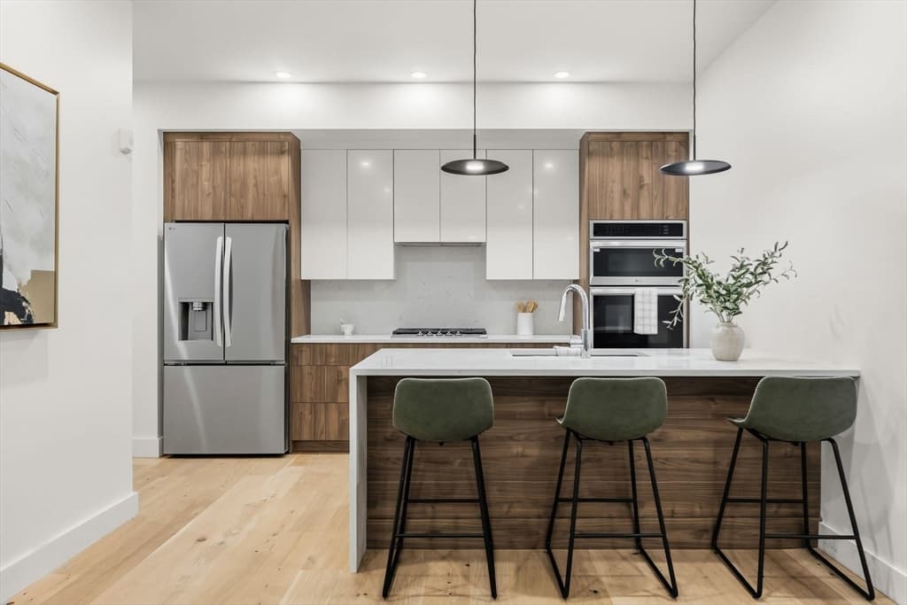 Condominium at 47 Condor # 202A, Boston MA 02128, Boston, photo 7 of 17