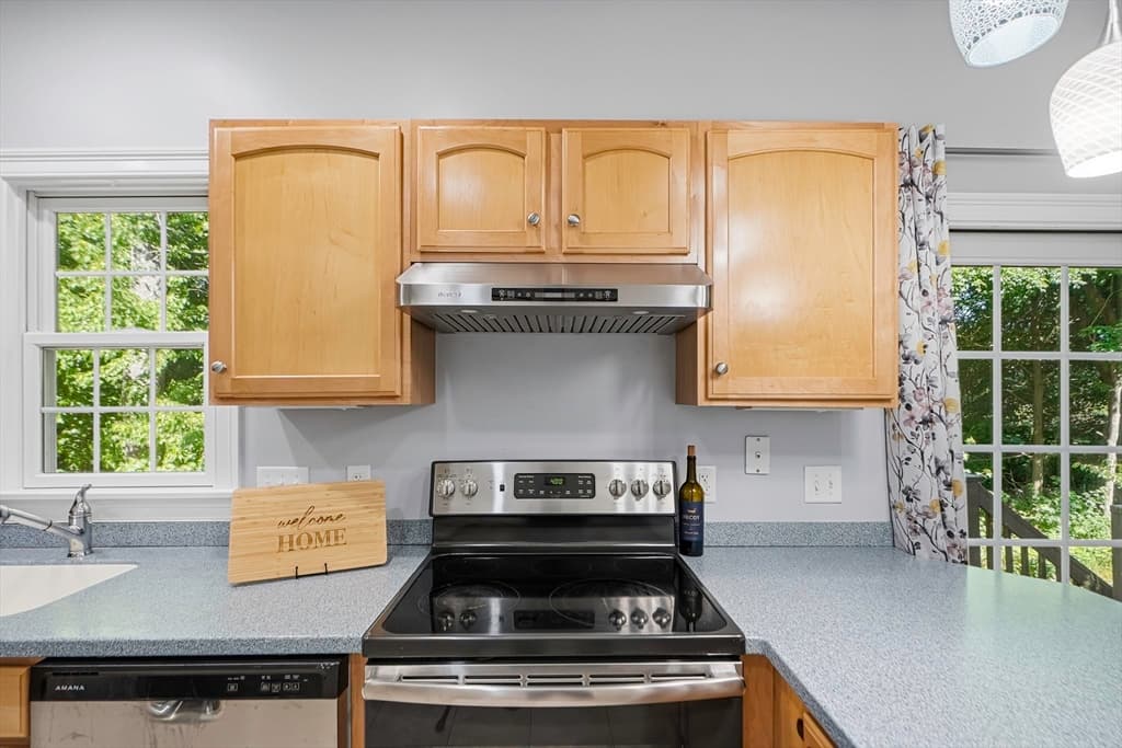 Condominium at 13 Knowlton Cir # 13, Upton MA 01568, Upton, photo 12 of 42