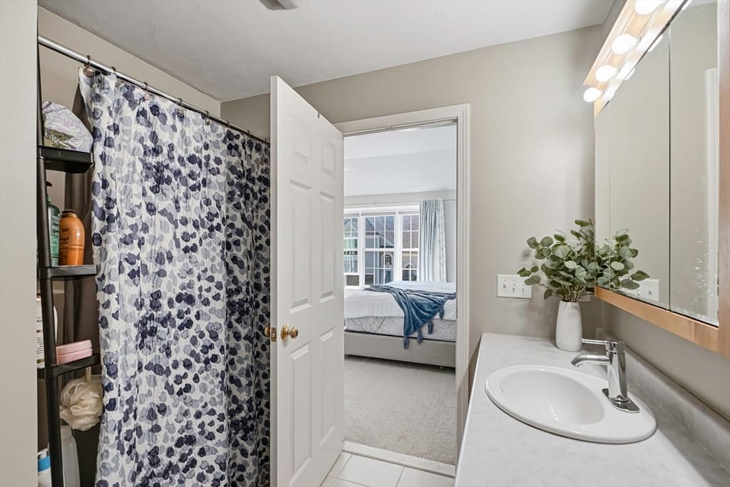 Condominium at 13 Knowlton Cir # 13, Upton MA 01568, Upton, photo 32 of 42