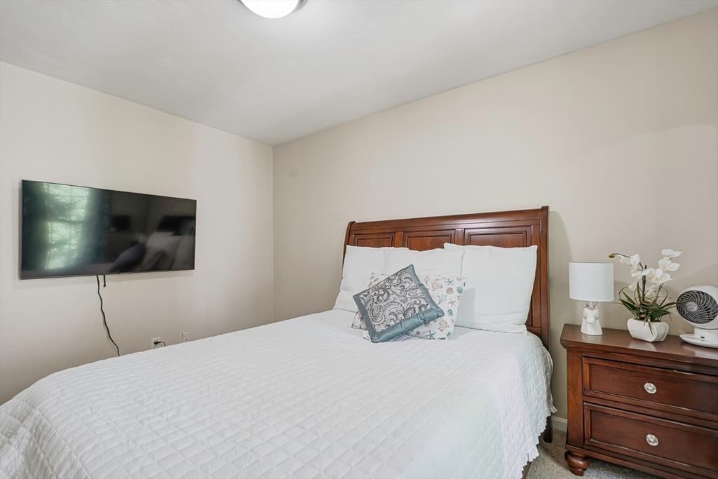 Condominium at 13 Knowlton Cir # 13, Upton MA 01568, Upton, photo 20 of 42