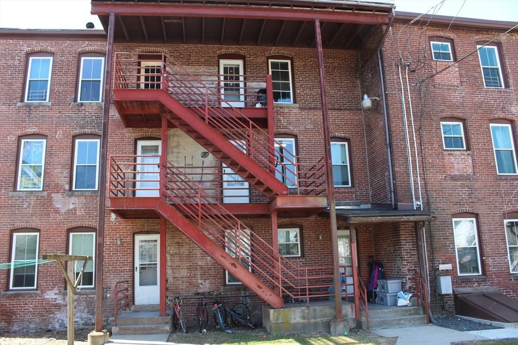 5-9 Family at 85-89 Fifth St, Montague MA 01376, photo 26 of 27