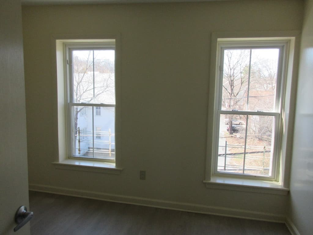 5-9 Family at 85-89 Fifth St, Montague MA 01376, photo 5 of 27