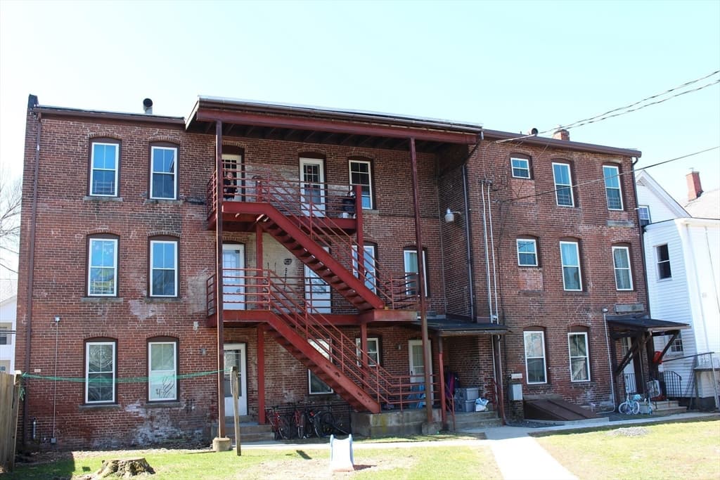 5-9 Family at 85-89 Fifth St, Montague MA 01376, photo 25 of 27