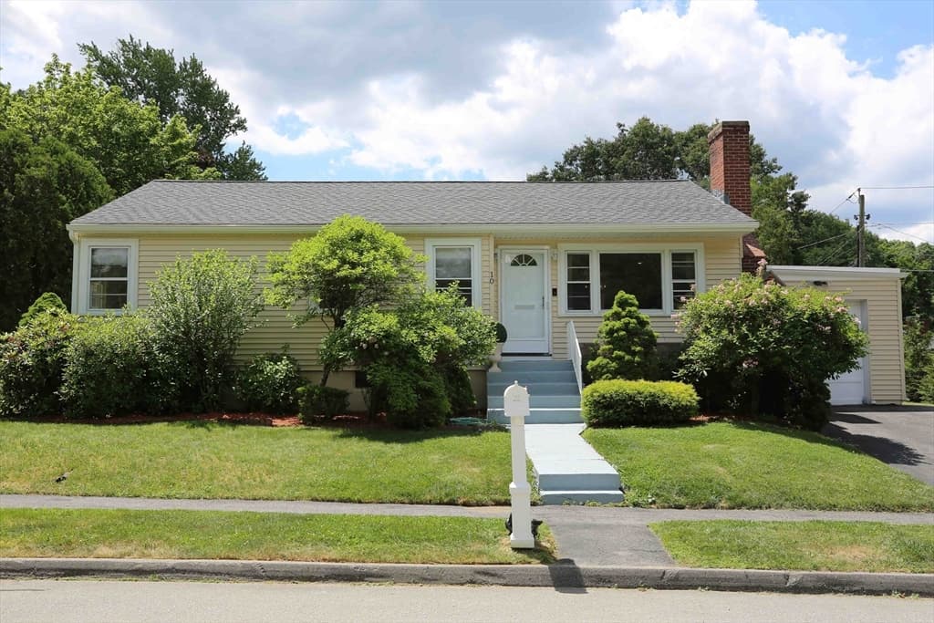 Single Family Residence at 10 Pine Tree Lane, Worcester MA 01609, Worcester, photo 2 of 32