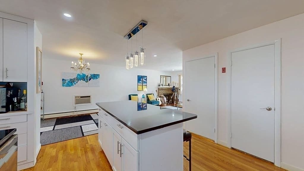 Single Family Residence at 10 Pine Tree Lane, Worcester MA 01609, Worcester, photo 6 of 32