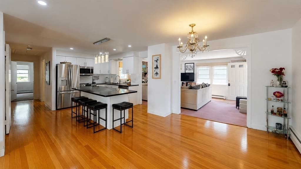 Single Family Residence at 10 Pine Tree Lane, Worcester MA 01609, Worcester, photo 3 of 32
