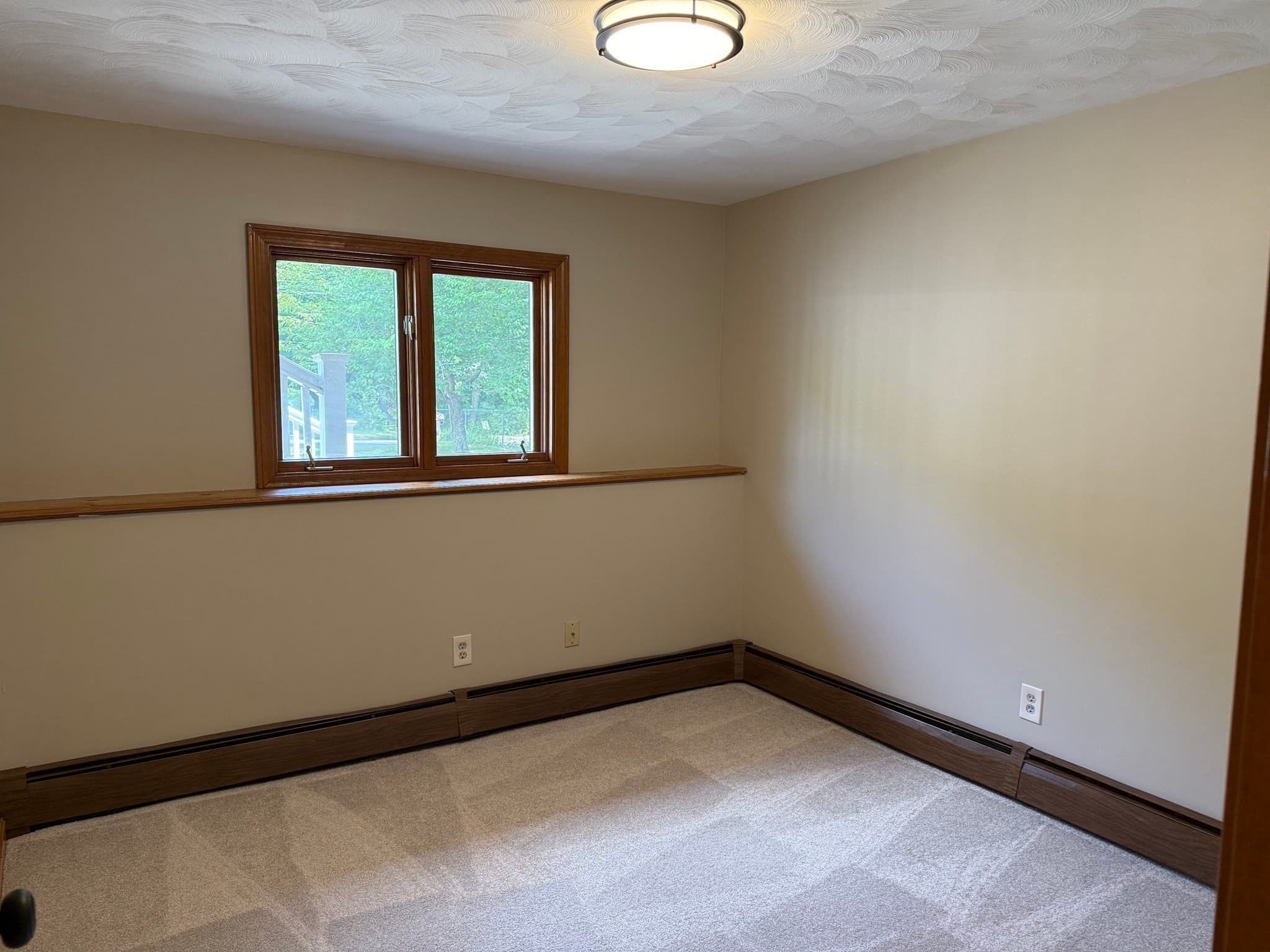 Single Family Residence at 1174 Old Fall River Rd, Dartmouth MA 02747, photo 27 of 41