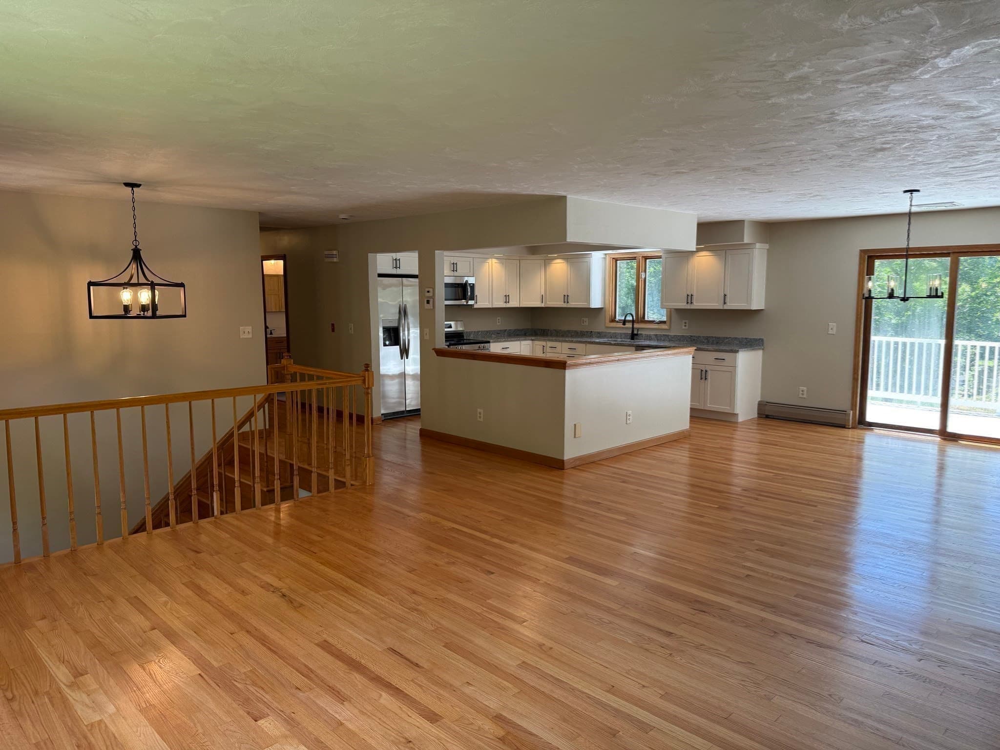 Single Family Residence at 1174 Old Fall River Rd, Dartmouth MA 02747, photo 5 of 41