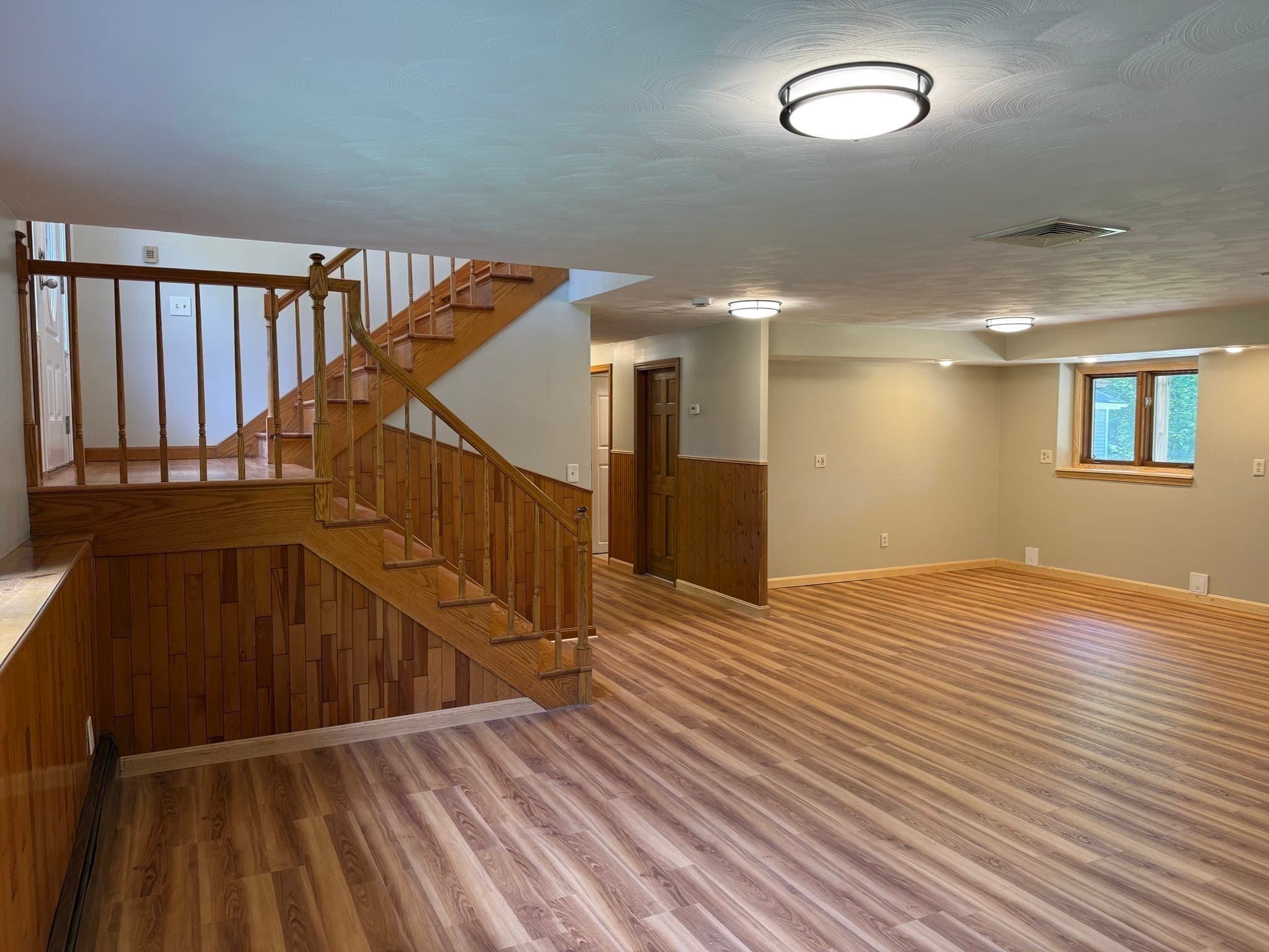 Single Family Residence at 1174 Old Fall River Rd, Dartmouth MA 02747, photo 25 of 41