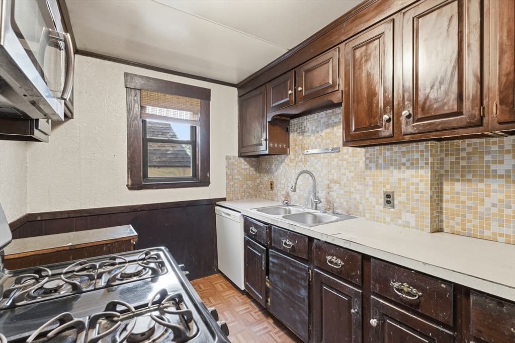 Multi Family at 23-25 Glenwood St, North Andover MA 01845, photo 17 of 35