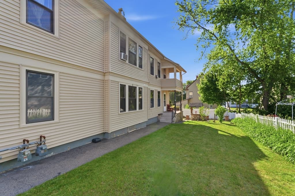 Multi Family at 23-25 Glenwood St, North Andover MA 01845, photo 3 of 35