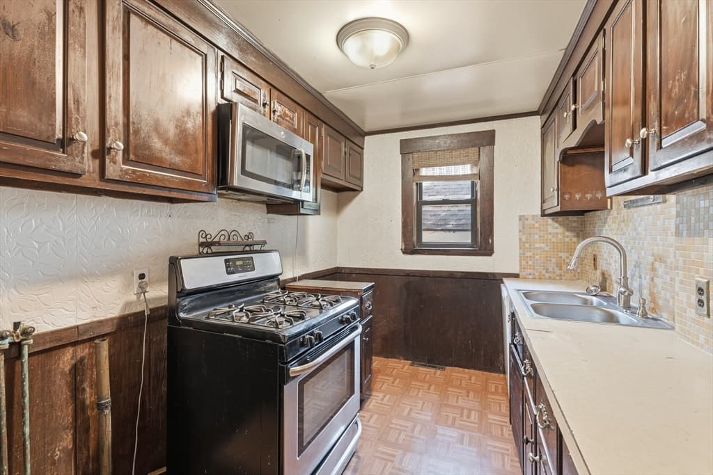 Multi Family at 23-25 Glenwood St, North Andover MA 01845, photo 18 of 35