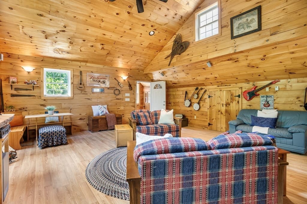 Single Family Residence at 17 Mayo Rd, Hubbardston MA 01452, Hubbardston, photo 3 of 42