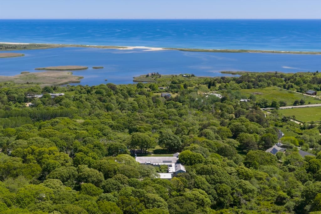 8 Snail Road, Chilmark MA 02535