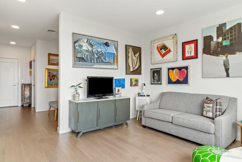 Condominium at 45 Lewis Street, Boston MA 02128, Boston, photo 2 of 25