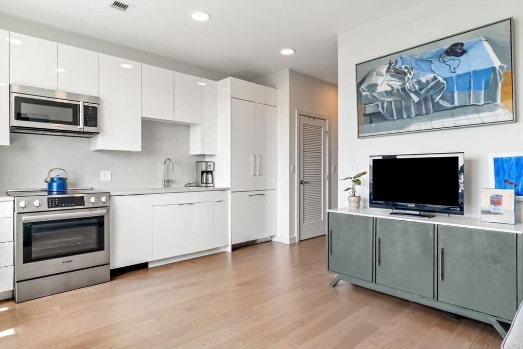 Condominium at 45 Lewis Street, Boston MA 02128, Boston, photo 8 of 25