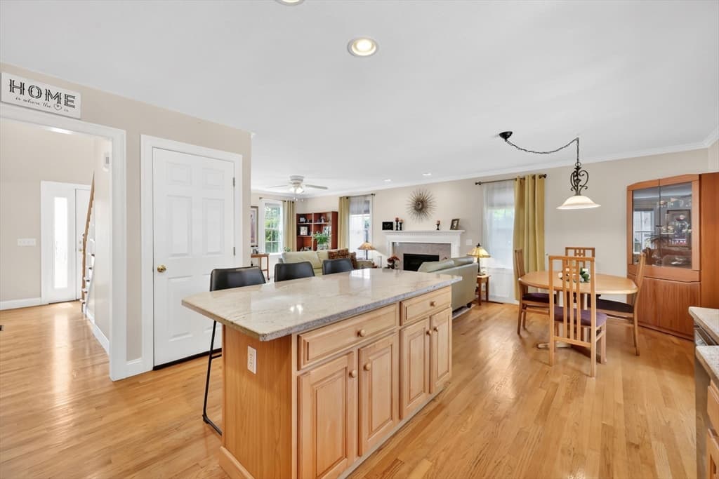 94 Meadowbrook Rd, East Longmeadow MA 01028 photo 9
