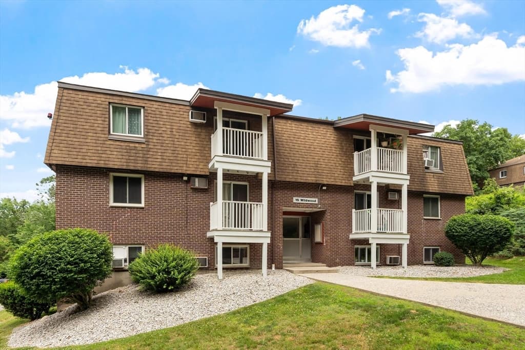 15 Wildwood # 19, Dracut MA 01826 photo 2